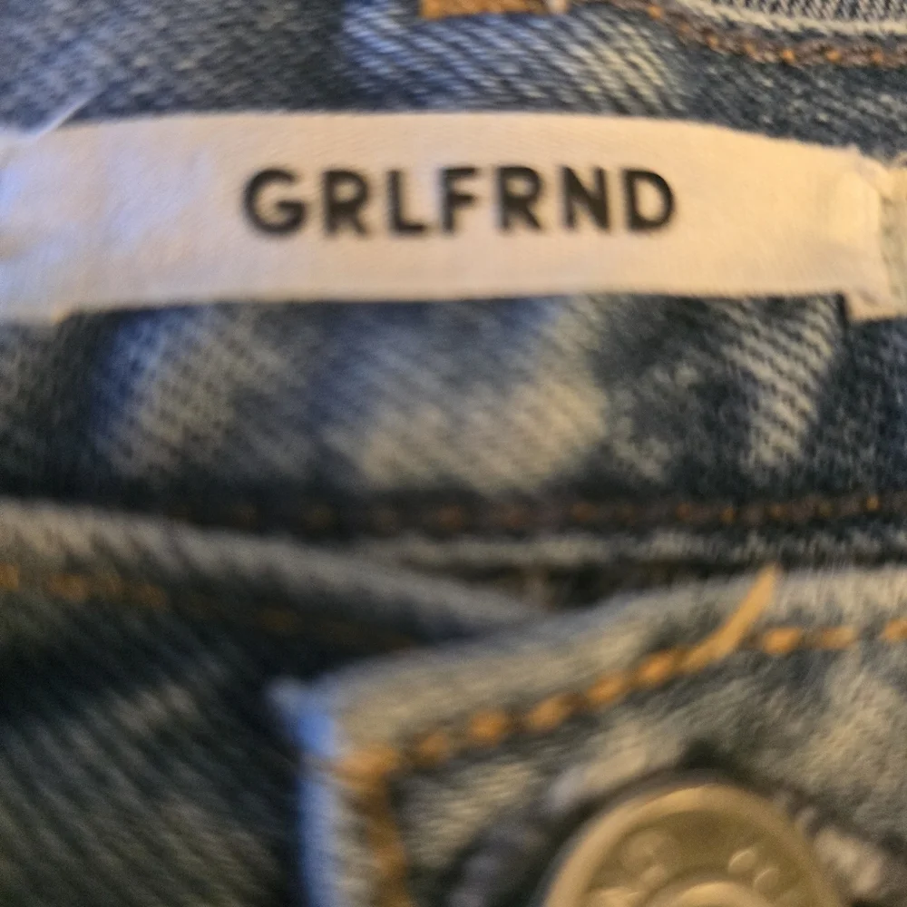GRLFRND trendy light